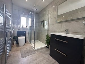 En-Suite- click for photo gallery